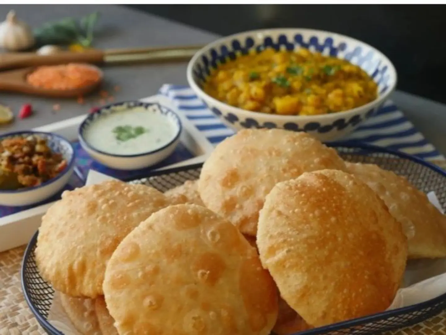 Kachori With Curry