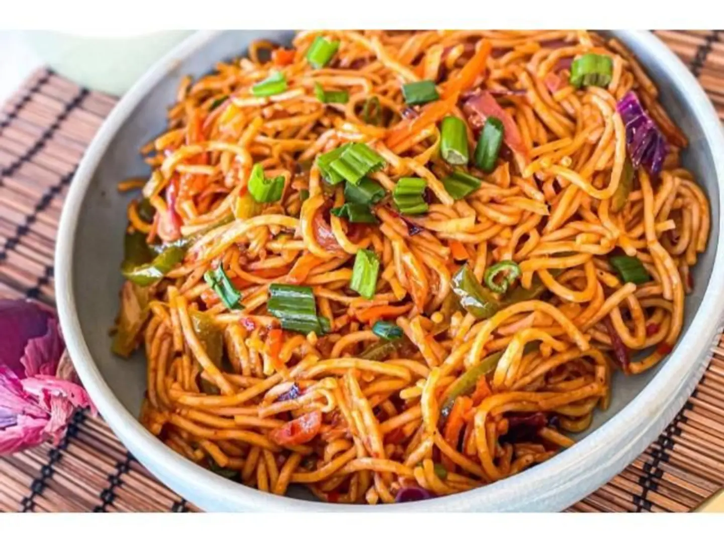 نودلز دجاج شيتزوان