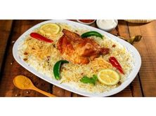 نصف دجاج مندي مع الرز
