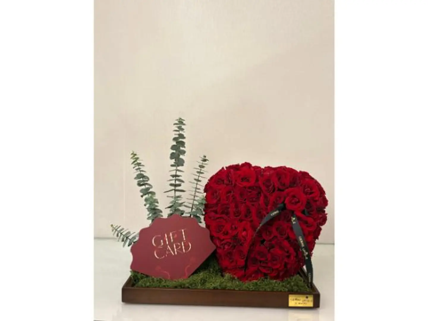 ورد احمر مع هديه كوبون سبا