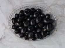 علبة زيتون أسود