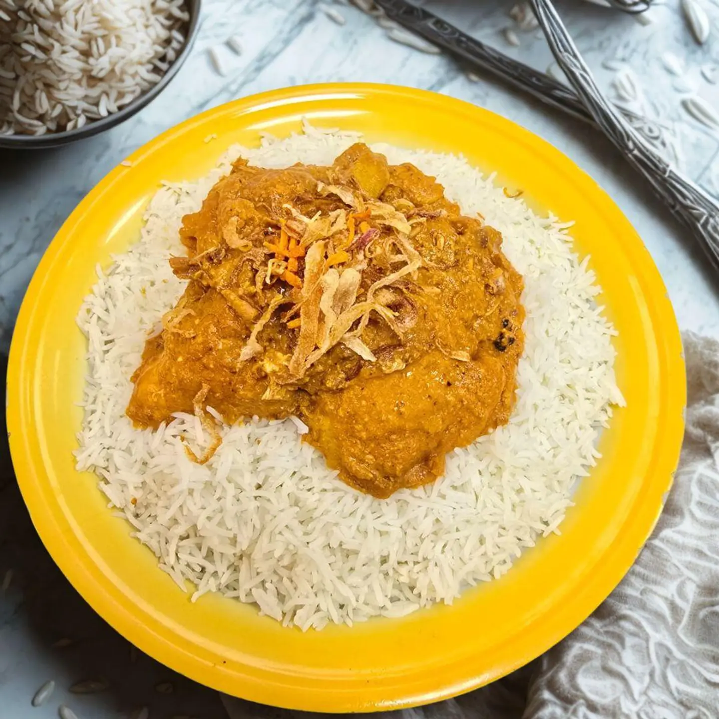 نصف دجاج بالزبدة مع رز بشاور