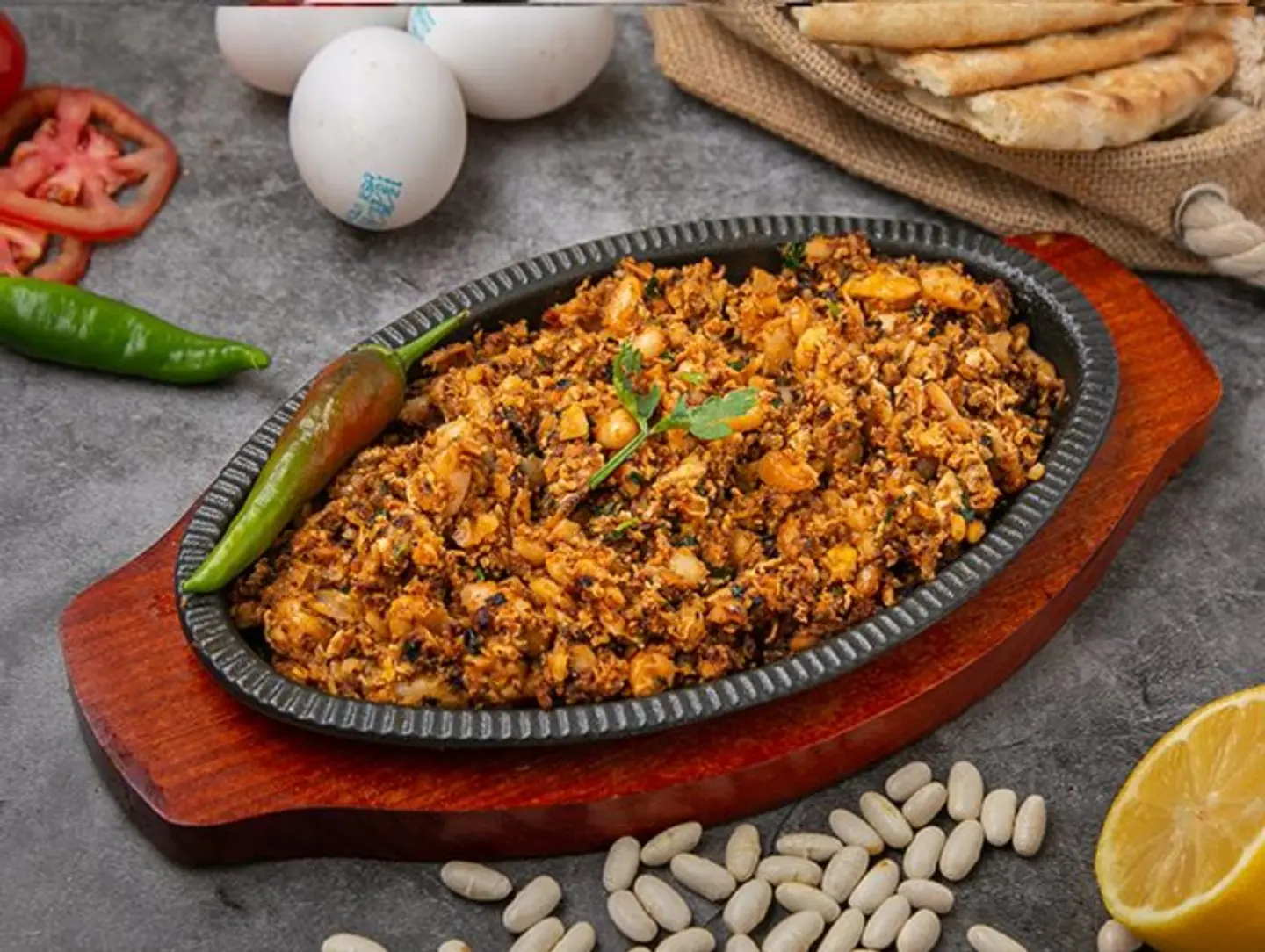 فاصولــيـا مــع البيض