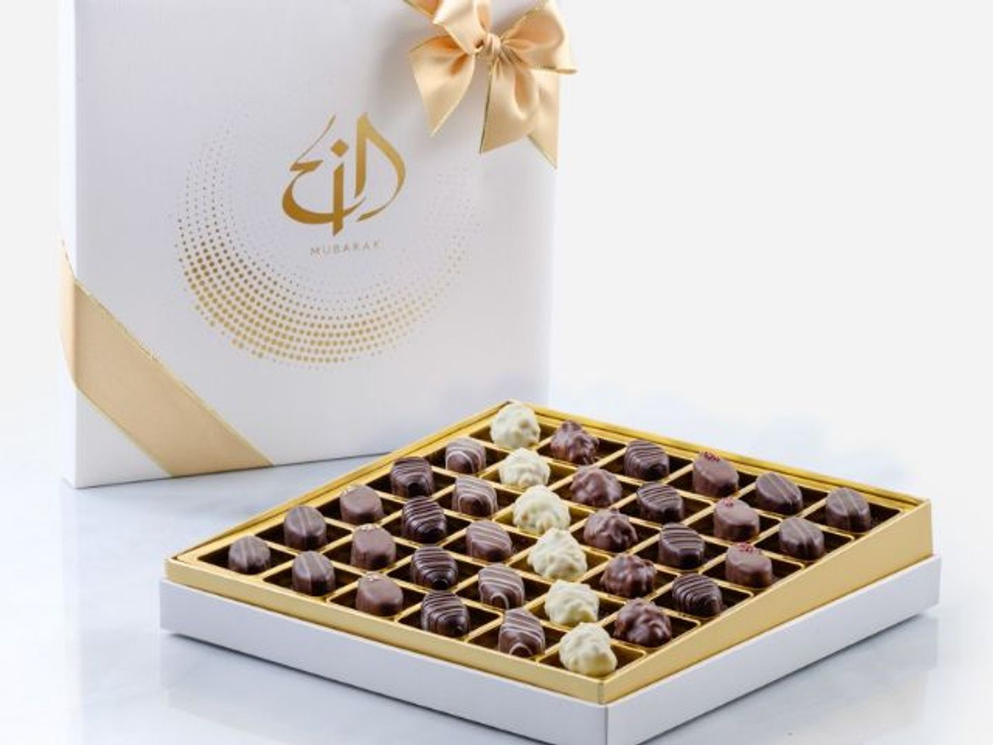 طقم هدايا عيد الفرح - شوكولاتة التمر - متوسط