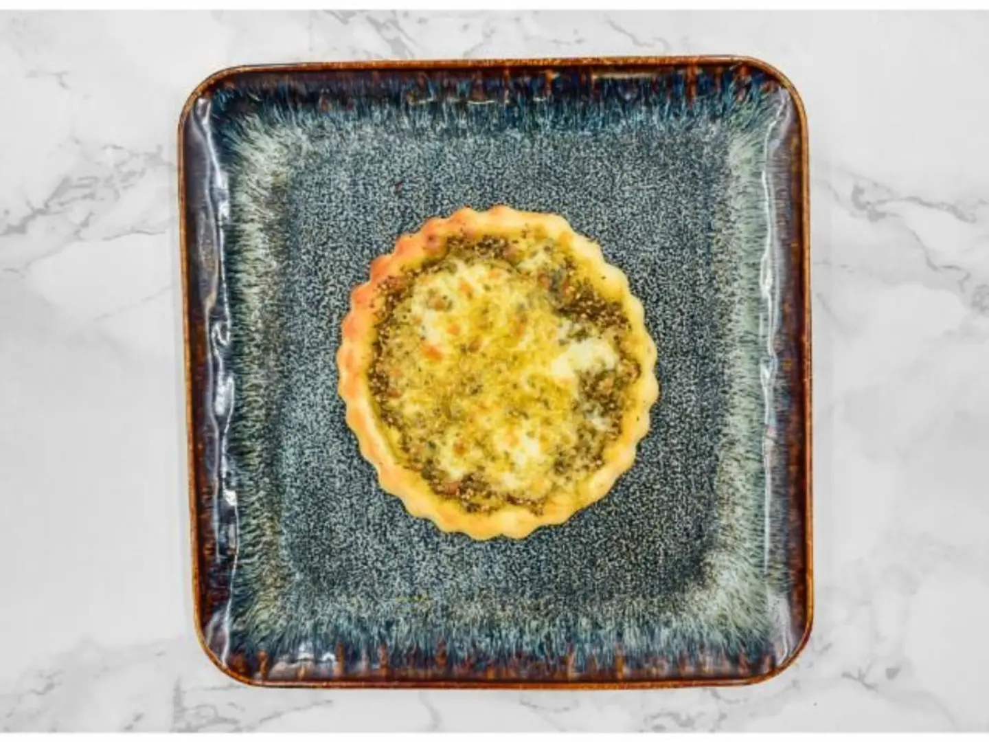 منقوشة زعتر بالجبنة