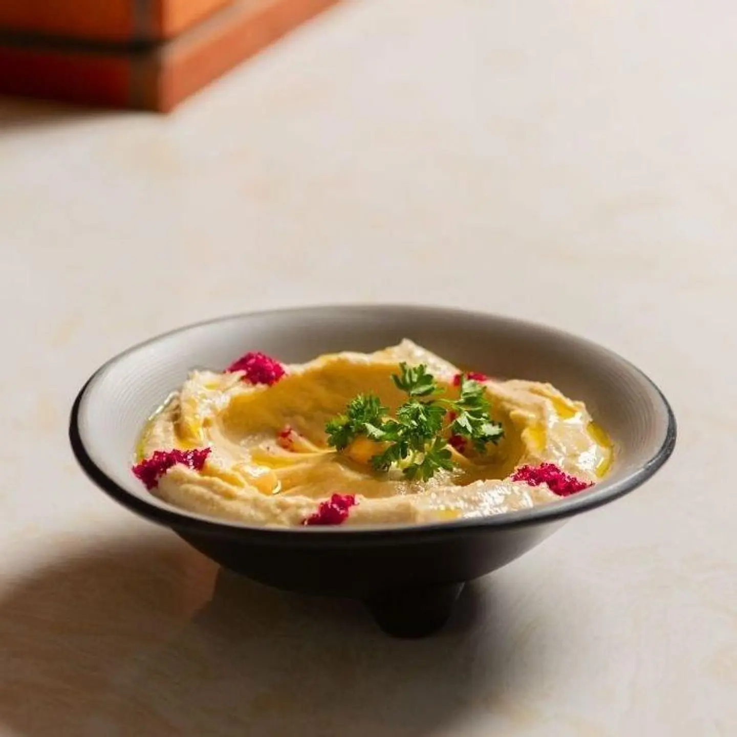 حمص بالطحينة