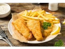 سمك والبطاطا المقلية