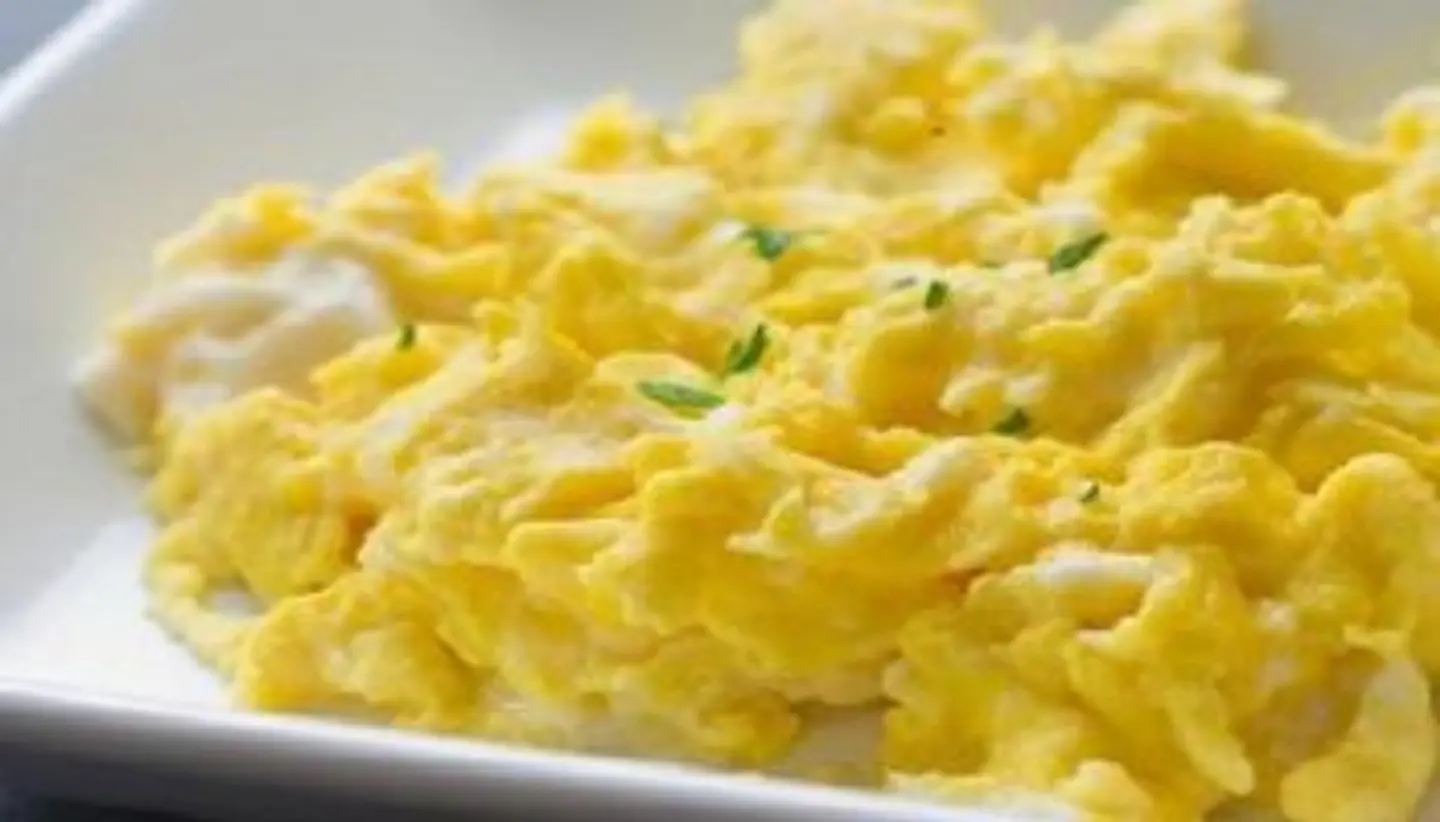 طبق بيض مقلي