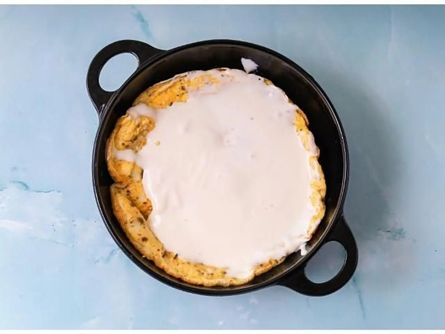 بيض بالجبنة