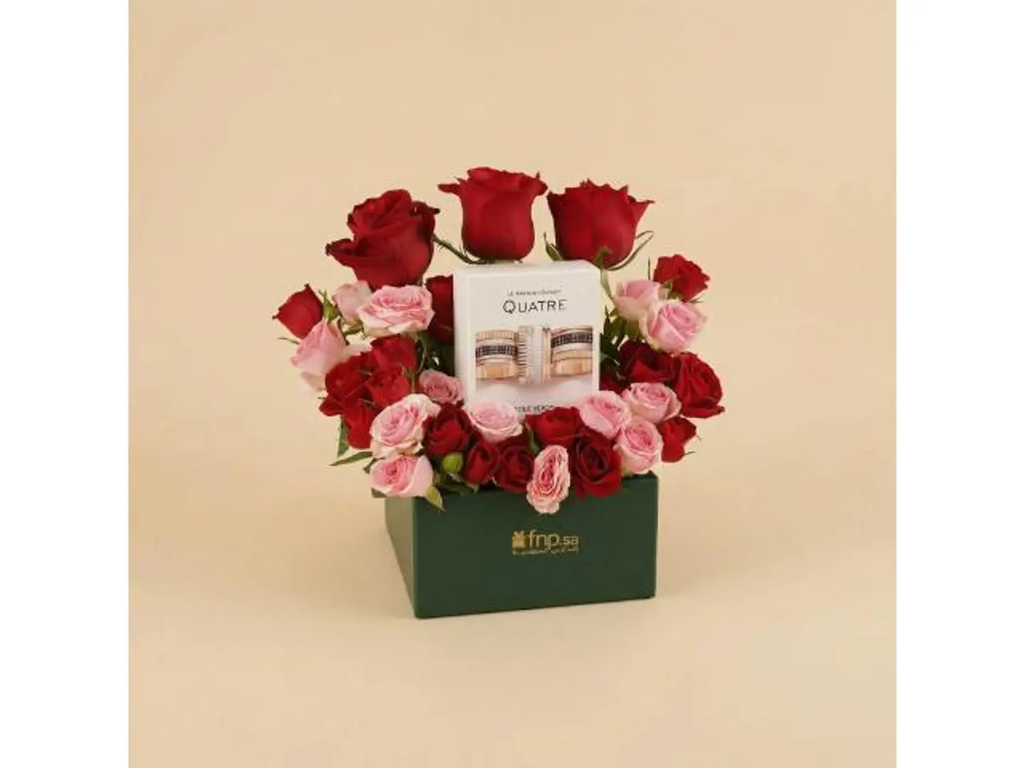 بوشرون كواتر عطر نسائي مع بوكس ورد