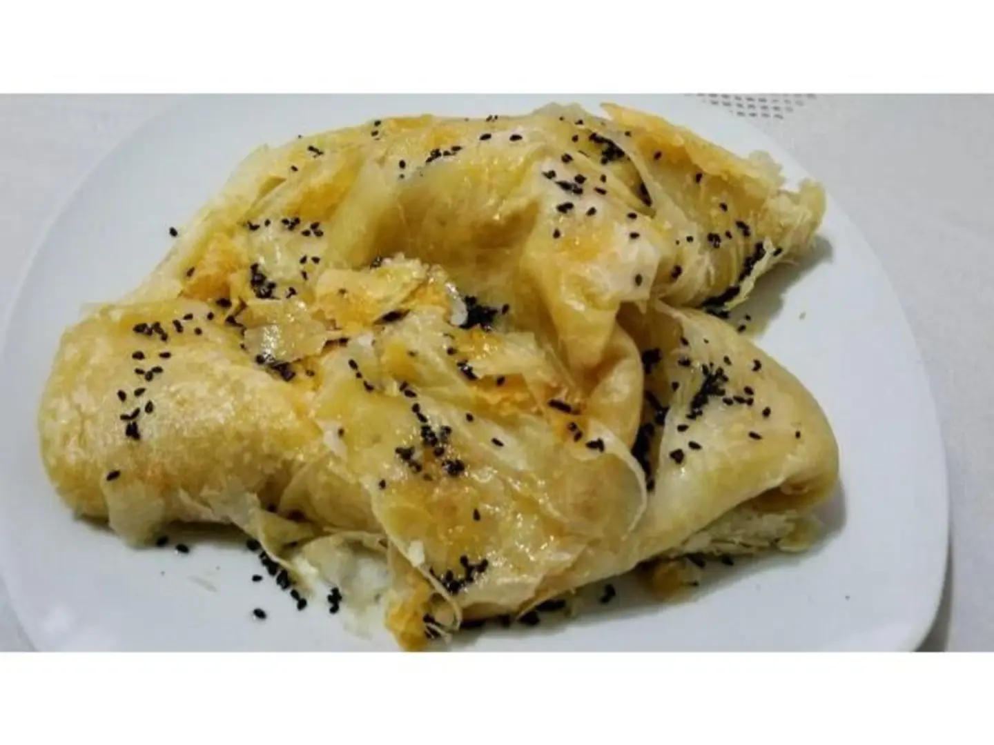 خبز رطب قشطة و عسل