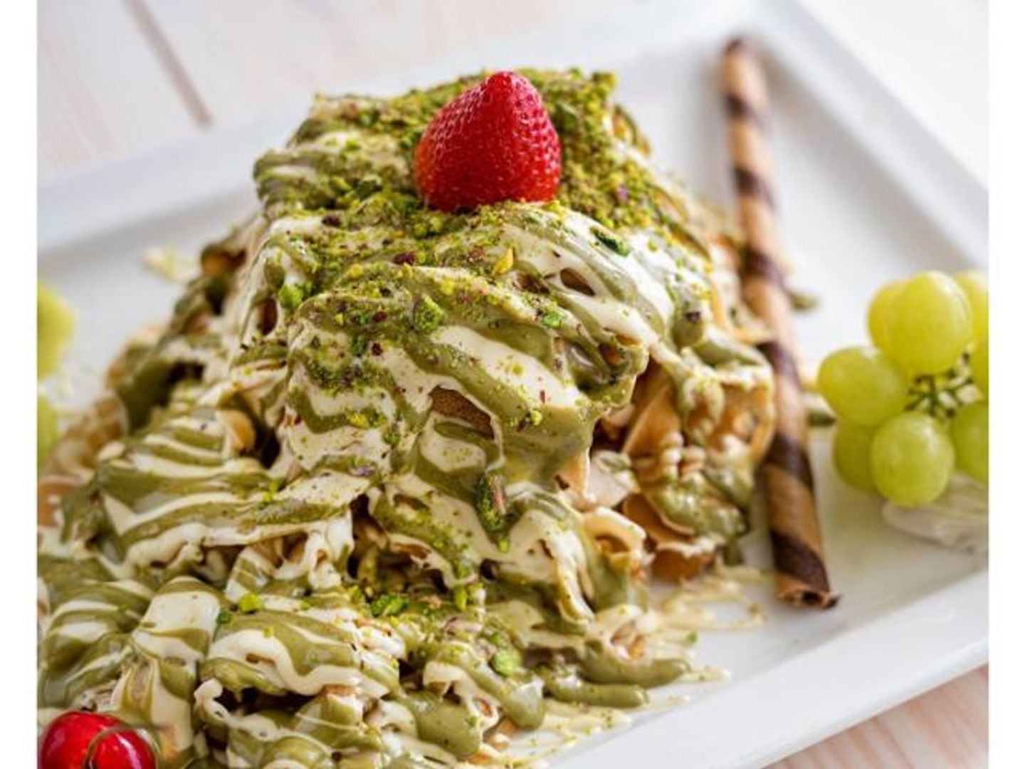 Fettuccine Pistachio With Fruits