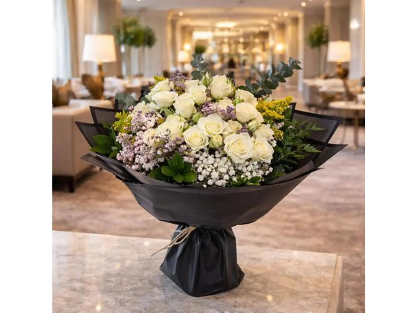 ابيض غلاف اسود اثني عشر