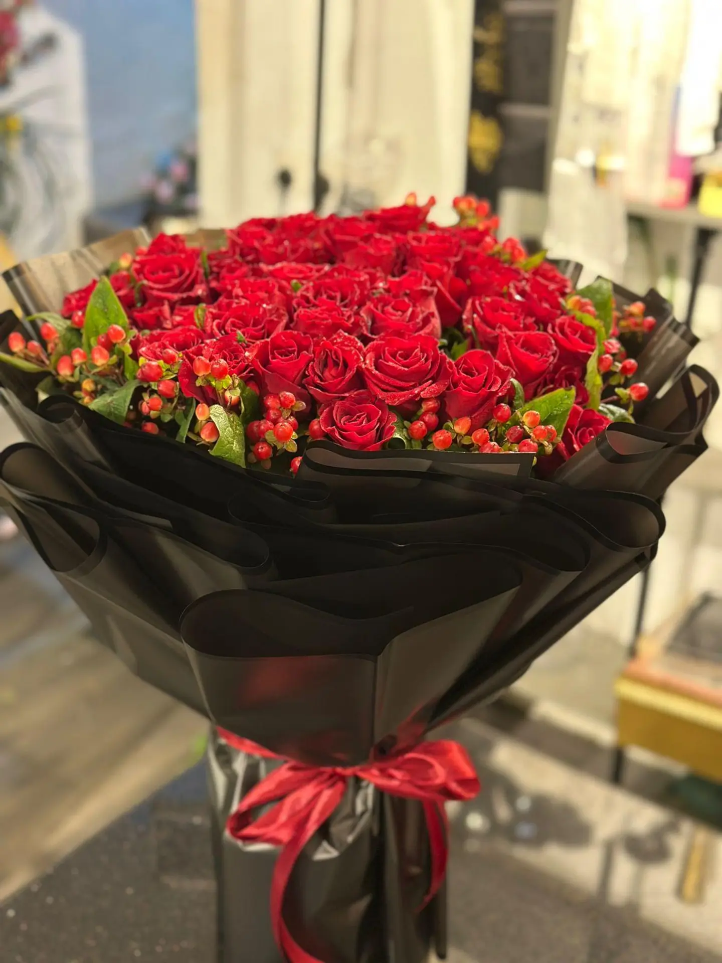 100 Red Roses Bouquet With Habricom Flowers Black Reaping