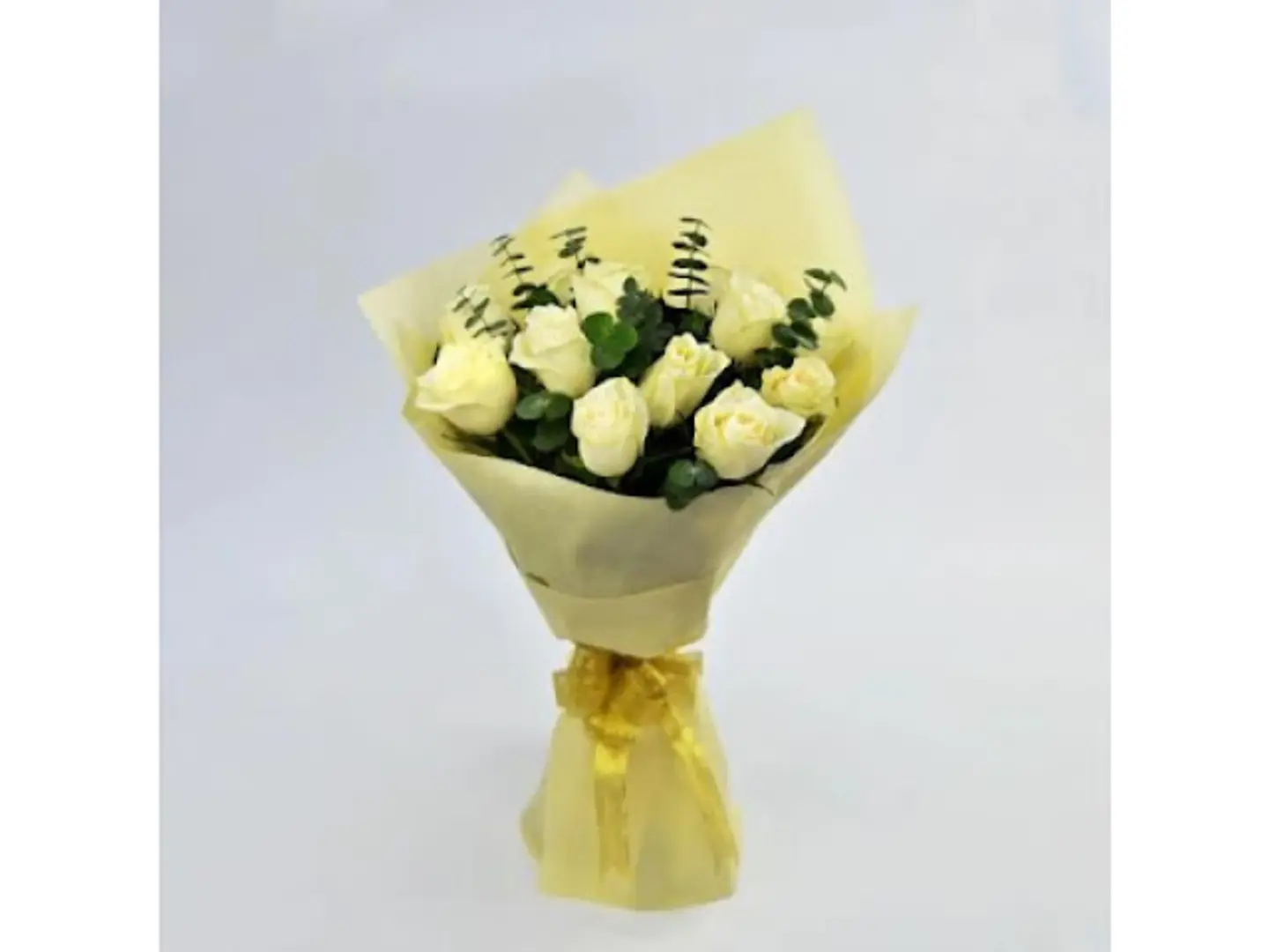 باقة ورود بيضاء أنيقة