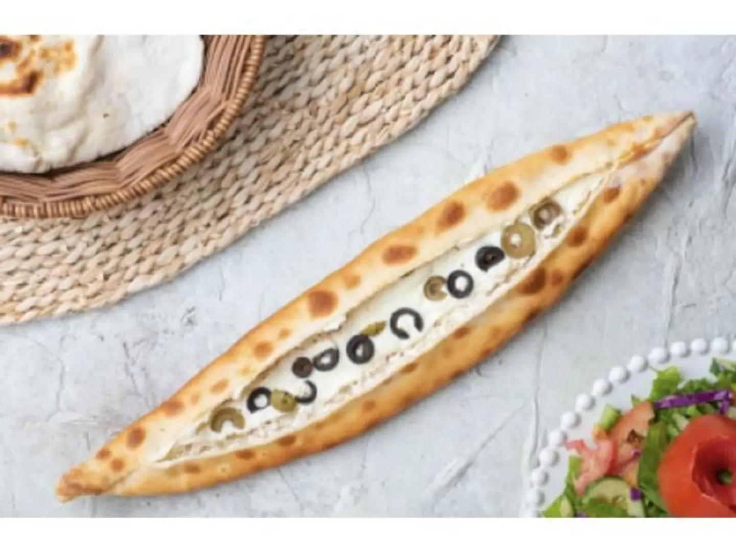 فطيرة لبنة بالزيتون
