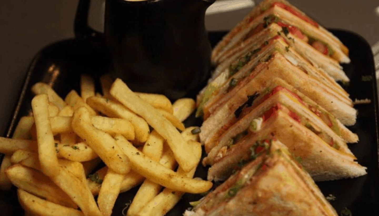 Club Sandwich With Fries