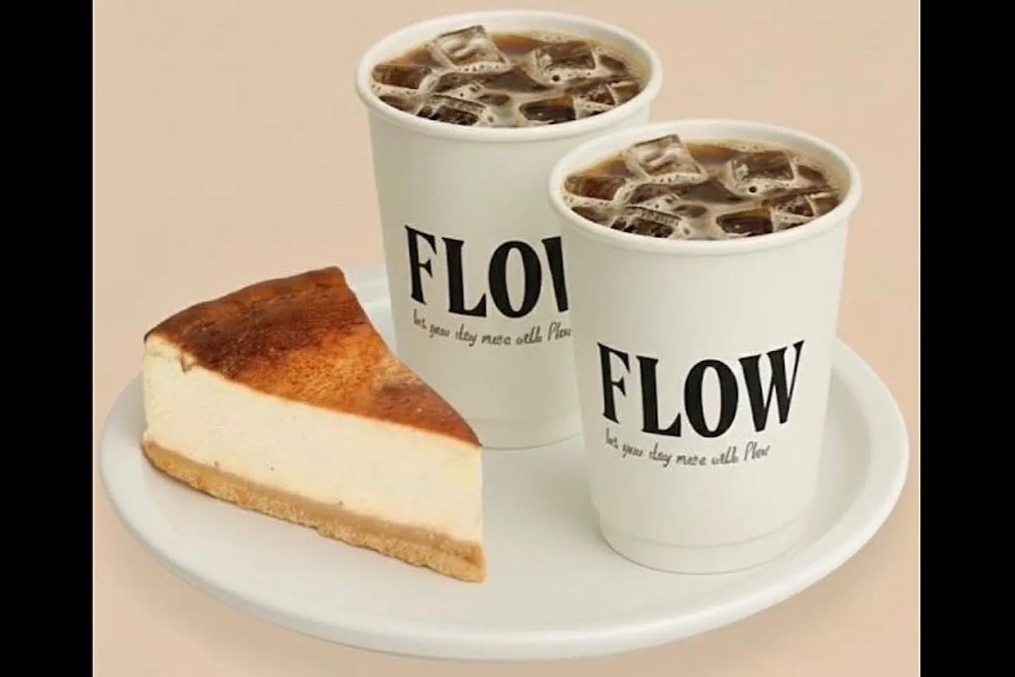 ٢ قهوة اليوم+ كيك من اختيارك