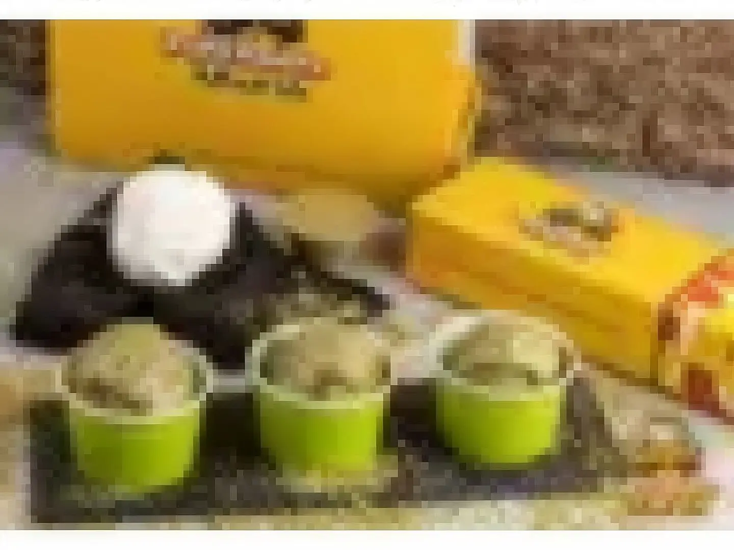 ايسكريم فستق حلبي ثلاث حبات