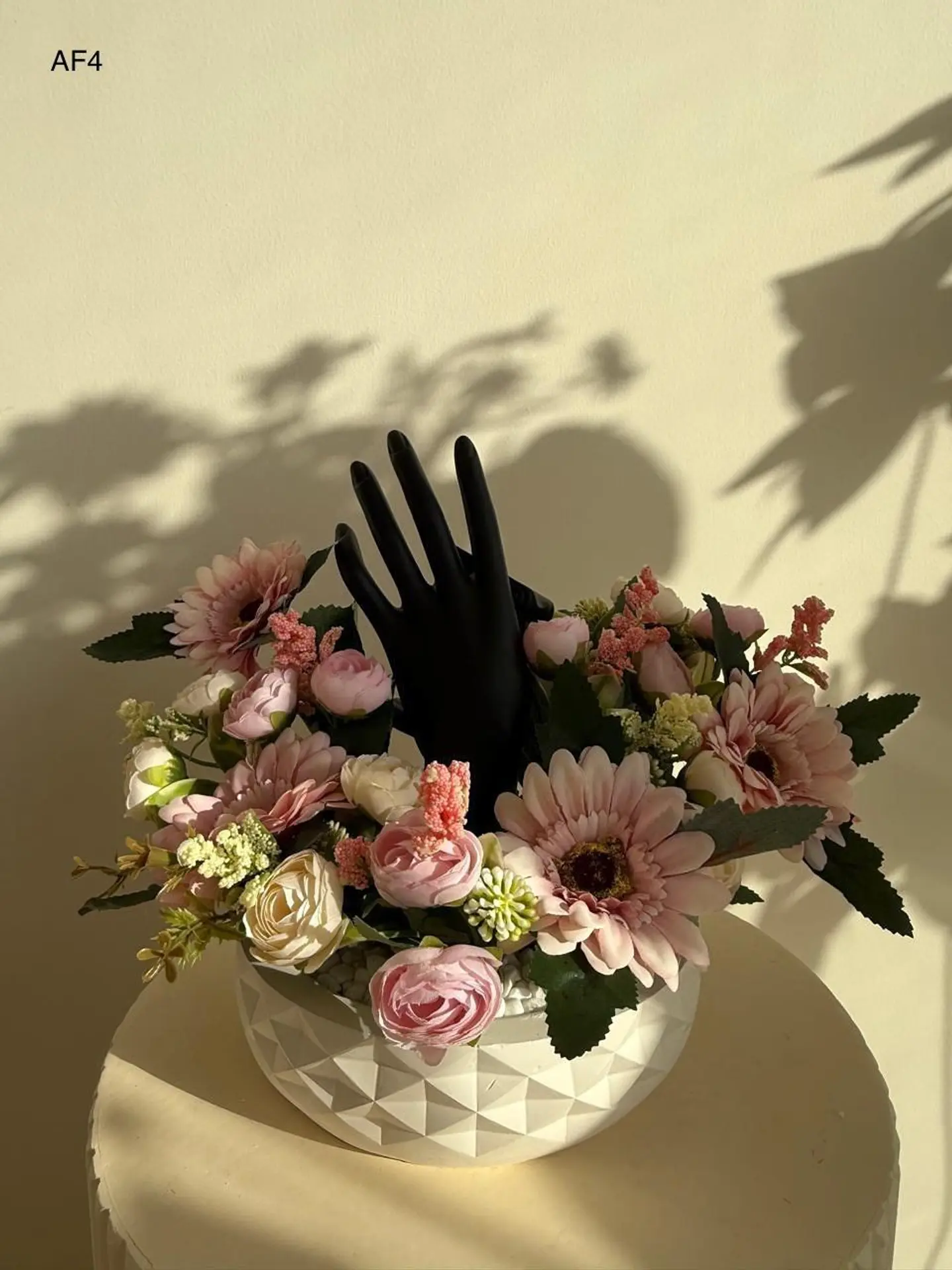 Vase With Ring Stand