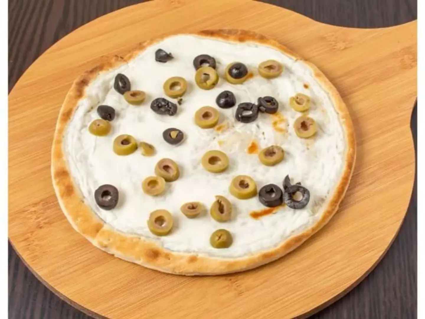 Labneh And Olives Manqusha