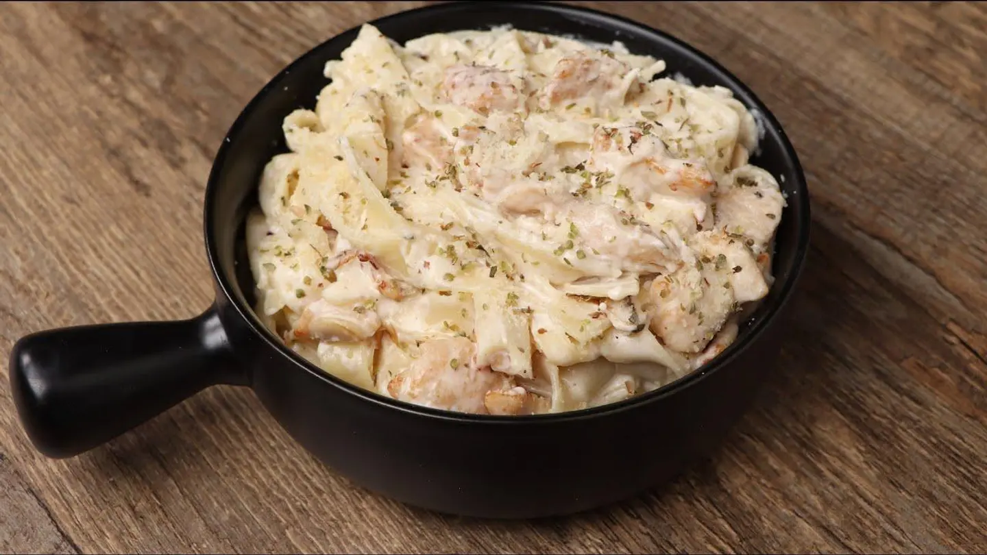 مكرونة الفوتشيني بالدجاج