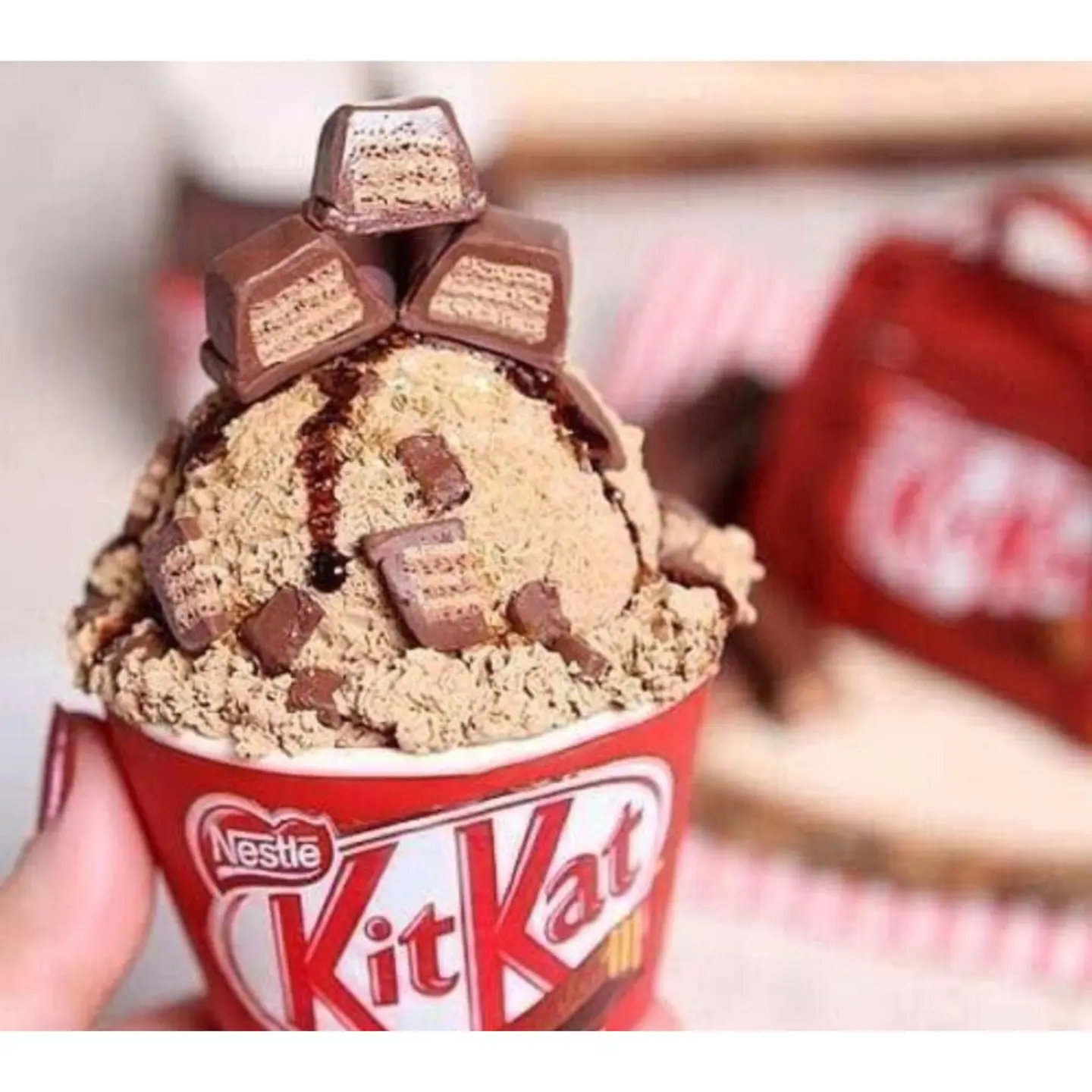 Mini Kitkat Ice Cream