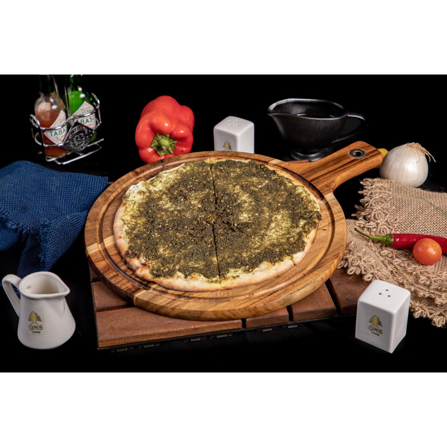 منقوشة لبنة وزعتر