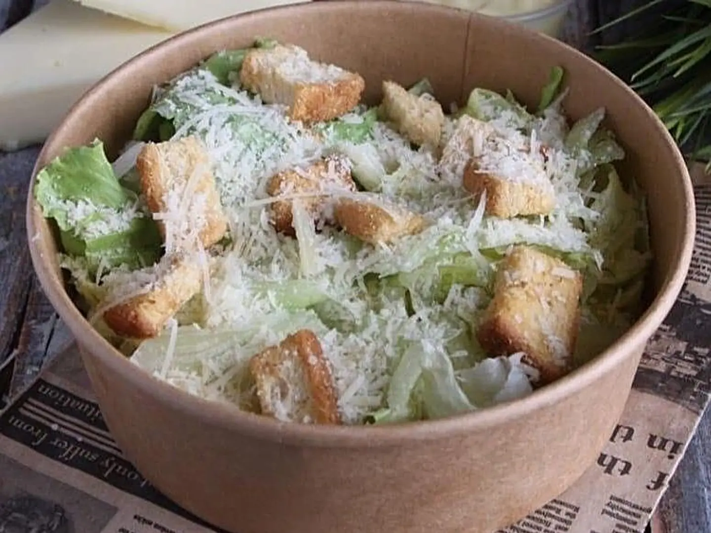 سلطة سيزر بالدجاج