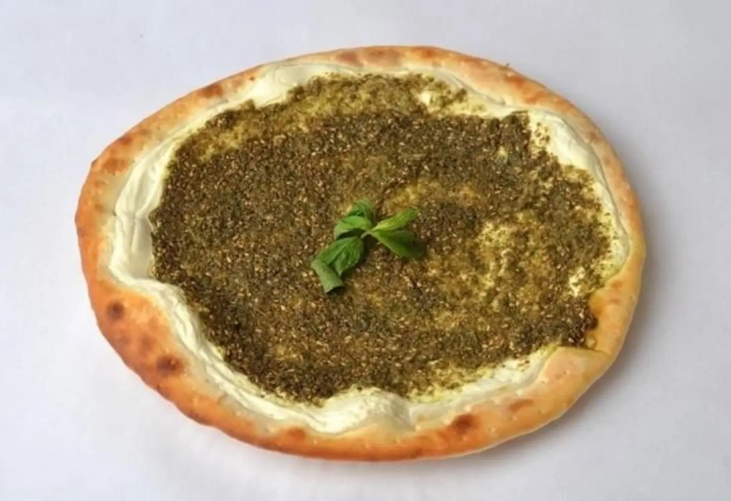 فطيرة لبنة وزعتر
