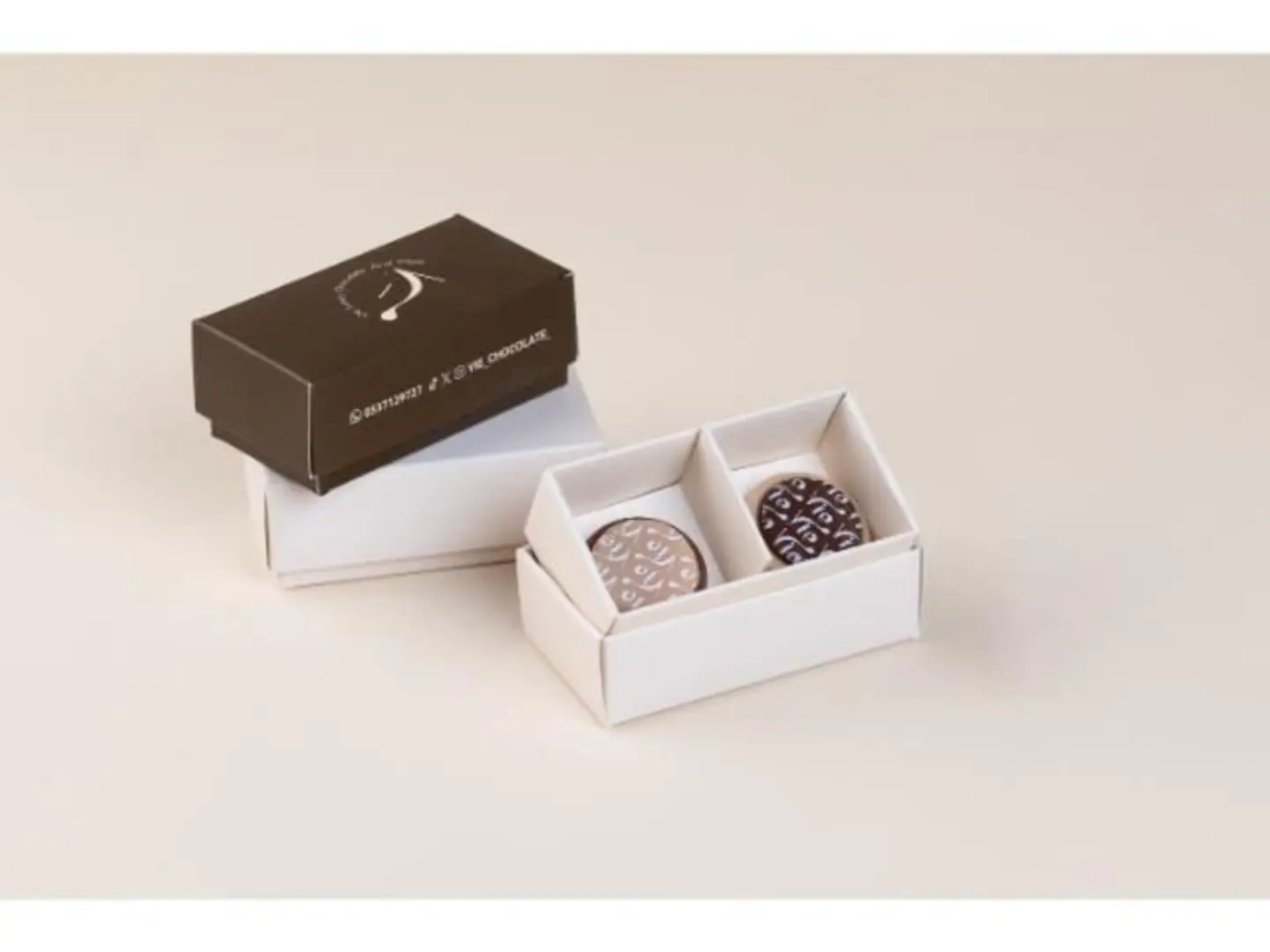 شوكلت ويفر بوكس قطعتين