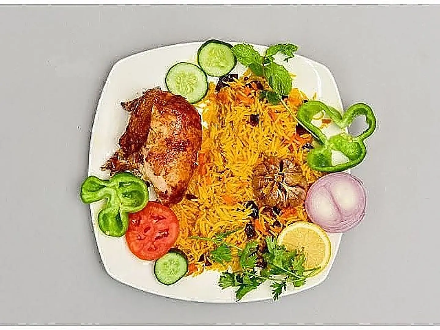 ربع حبة دجاج شواية مع الأرز