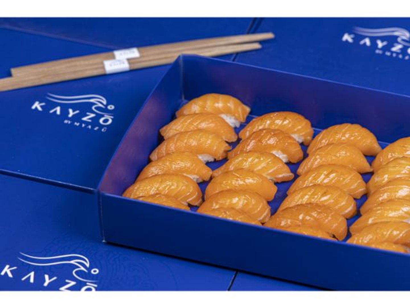 Salmon Nigiri Gathering Box 24 Pcs