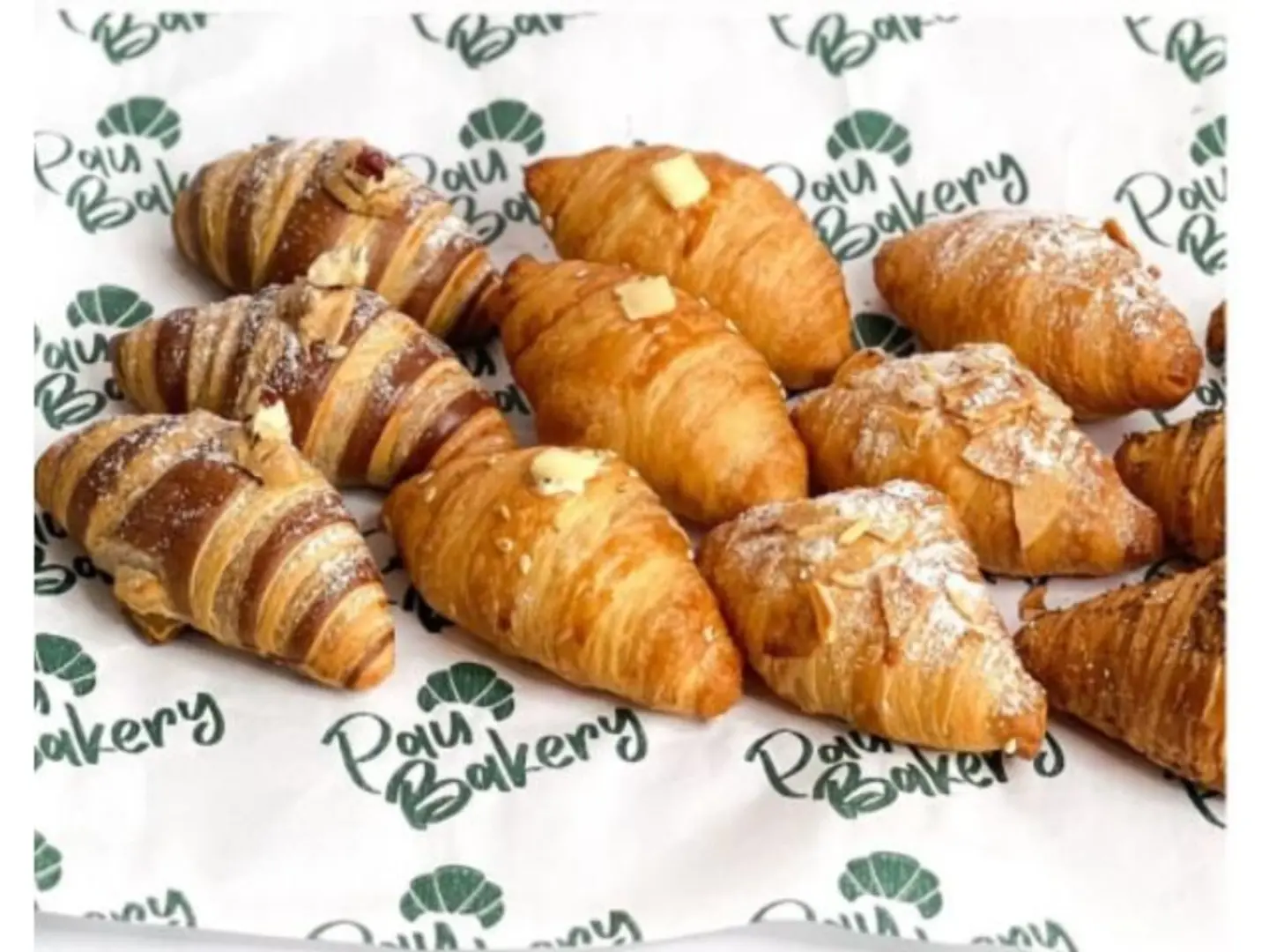 Mini Croissant Box 12 Assorted Pieces