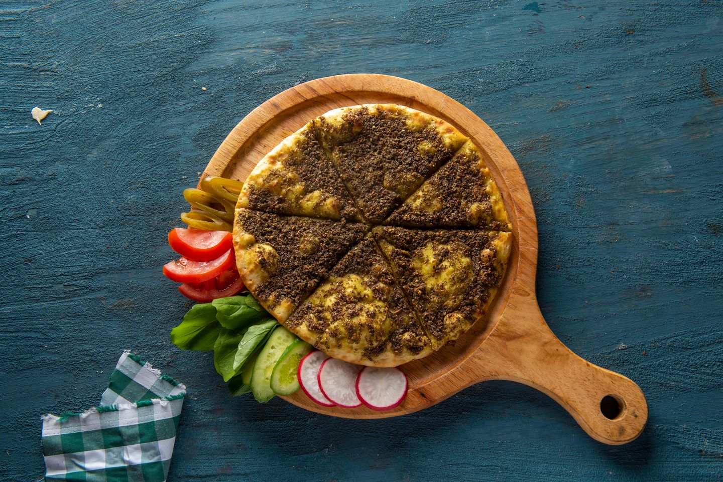 منقوشه زعتر بالخضار