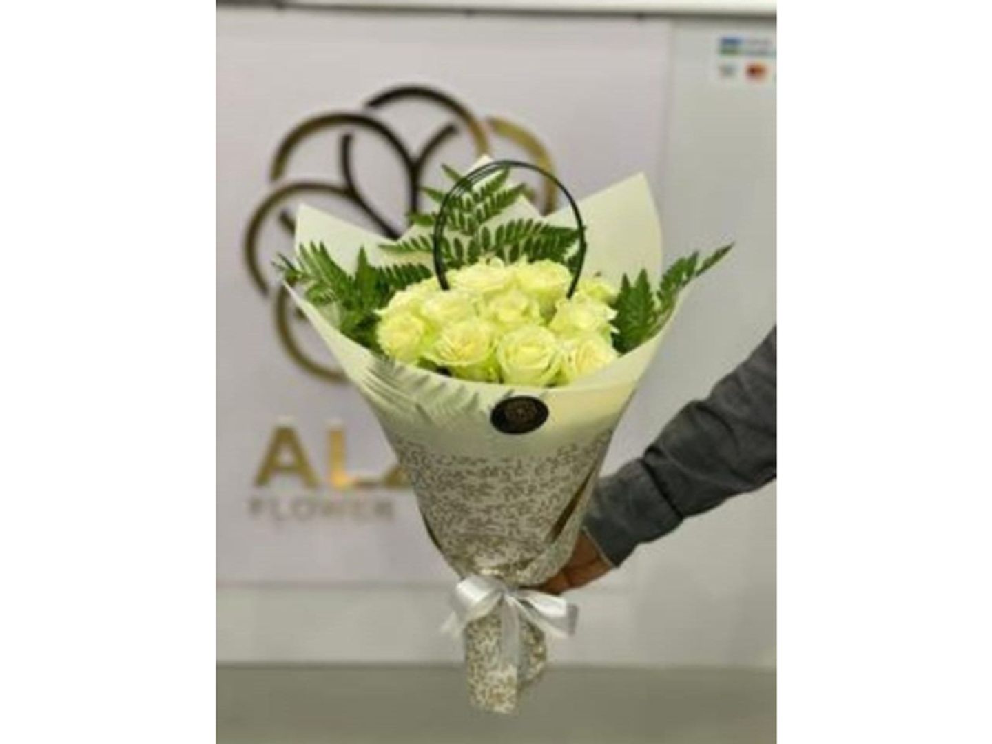 White Jury Bouquet