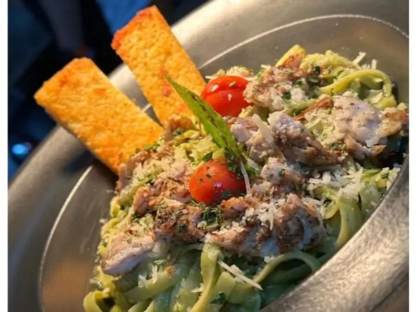 معكرونة بيستو الدجاج