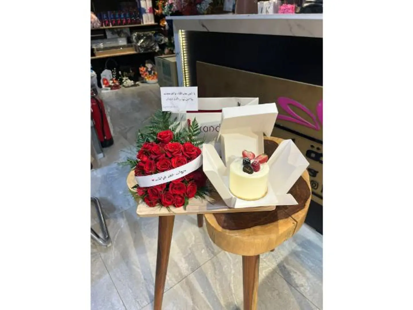 ورد طبيعي مع كيك ٢