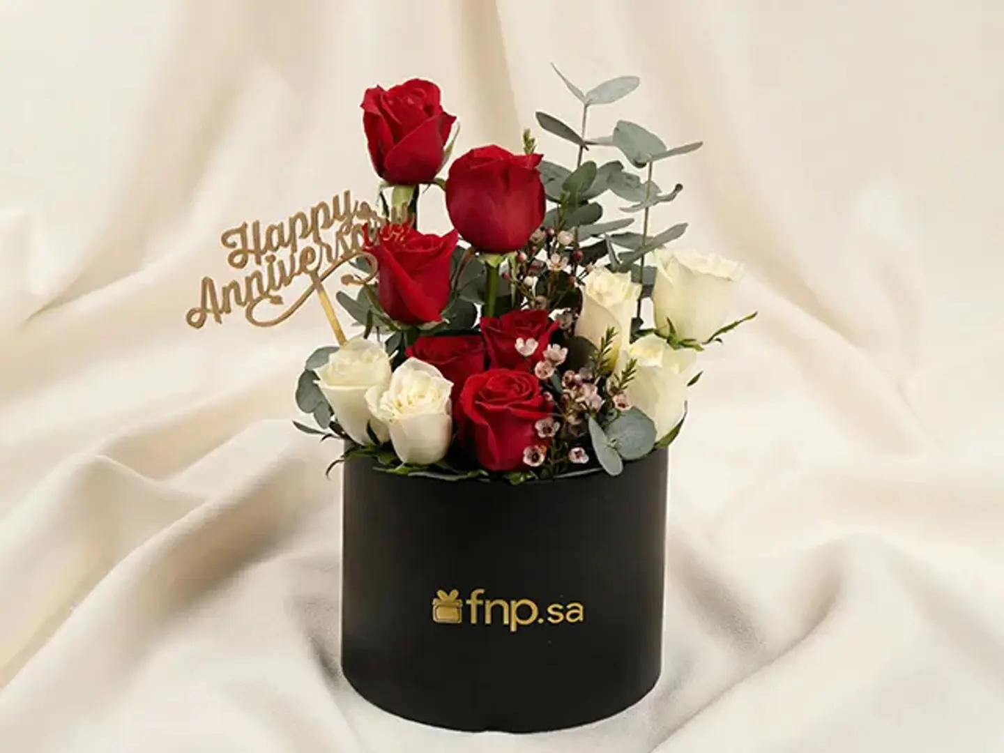 باقة ورود حمراء وبيضاء زهور هدية رومانسية واحتفالاً بالذكرى السنوية
