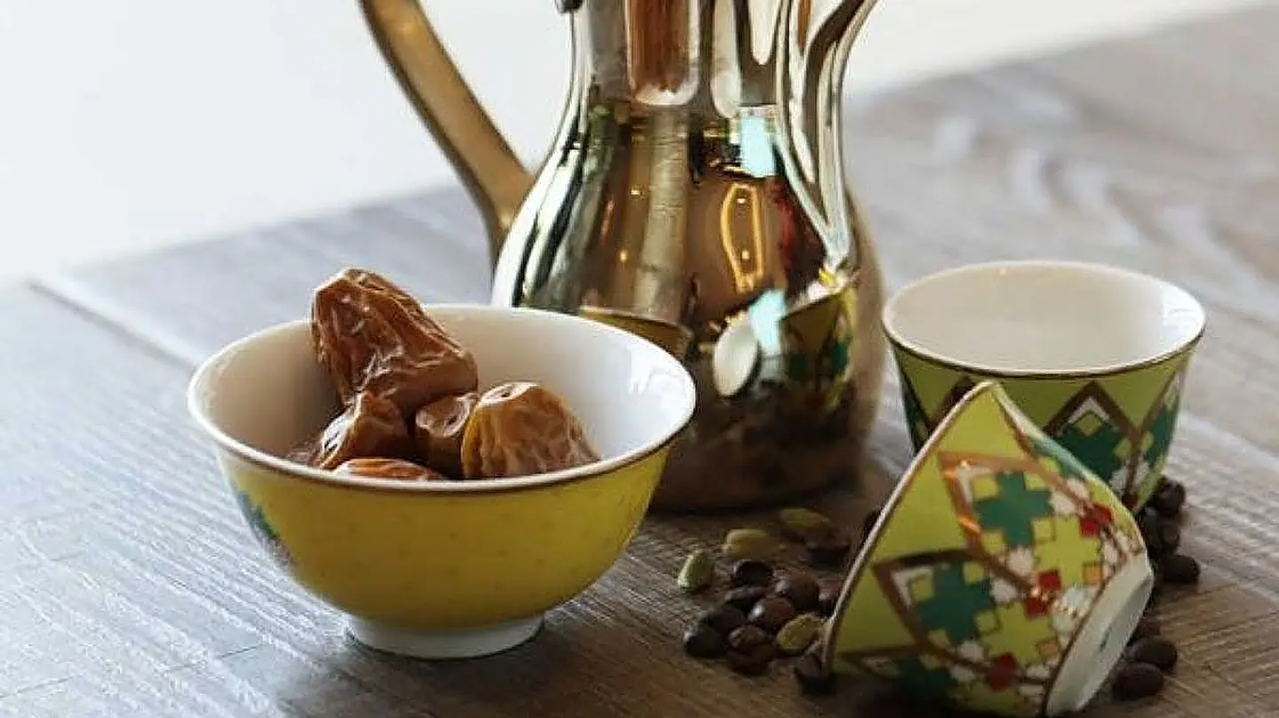 قهوة سعودية بالتمر