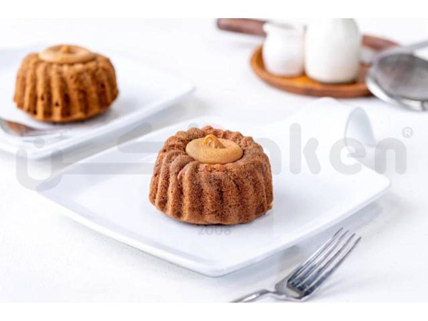Dates Molten