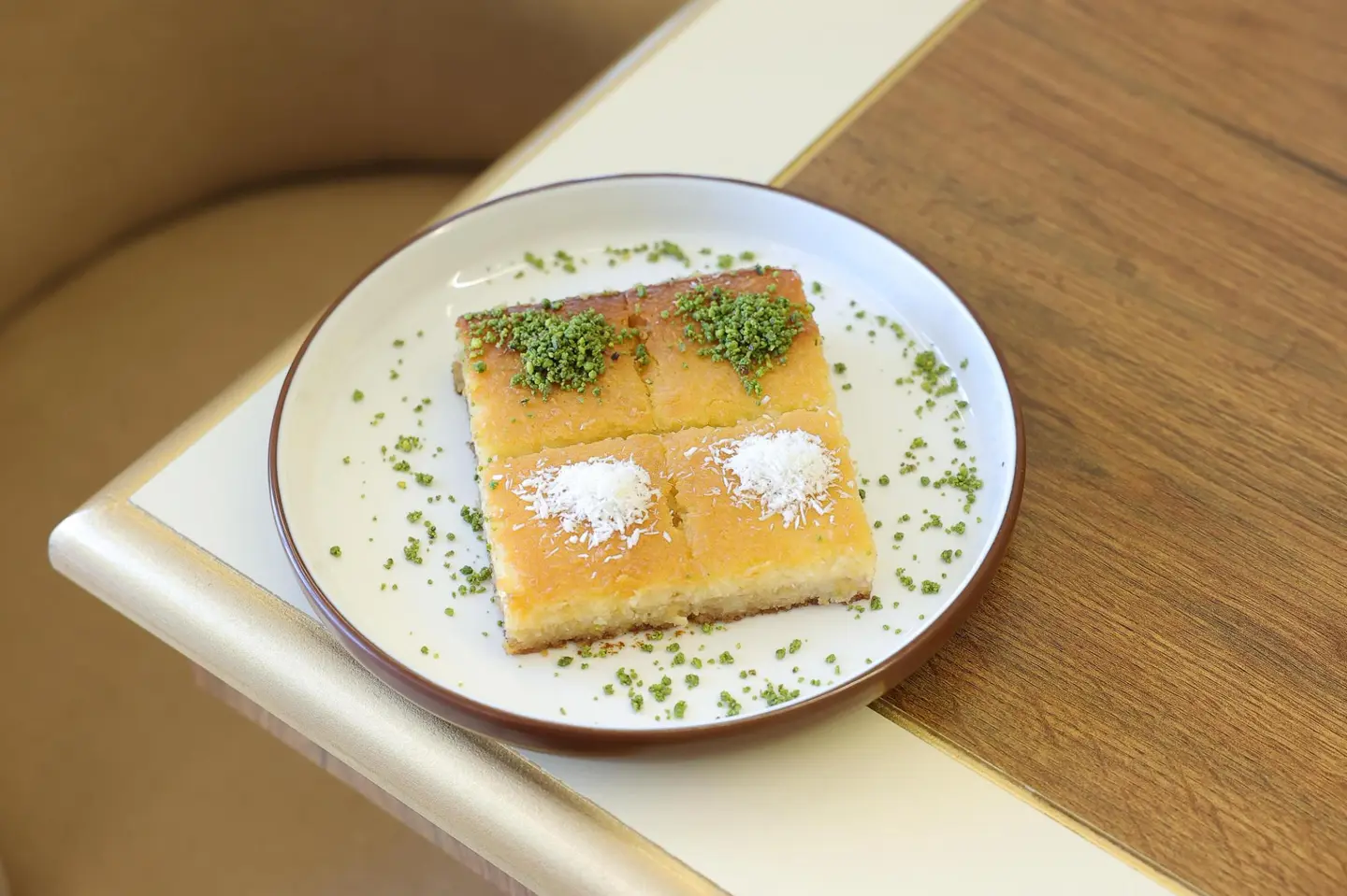 ربع بسبوسة قشطة