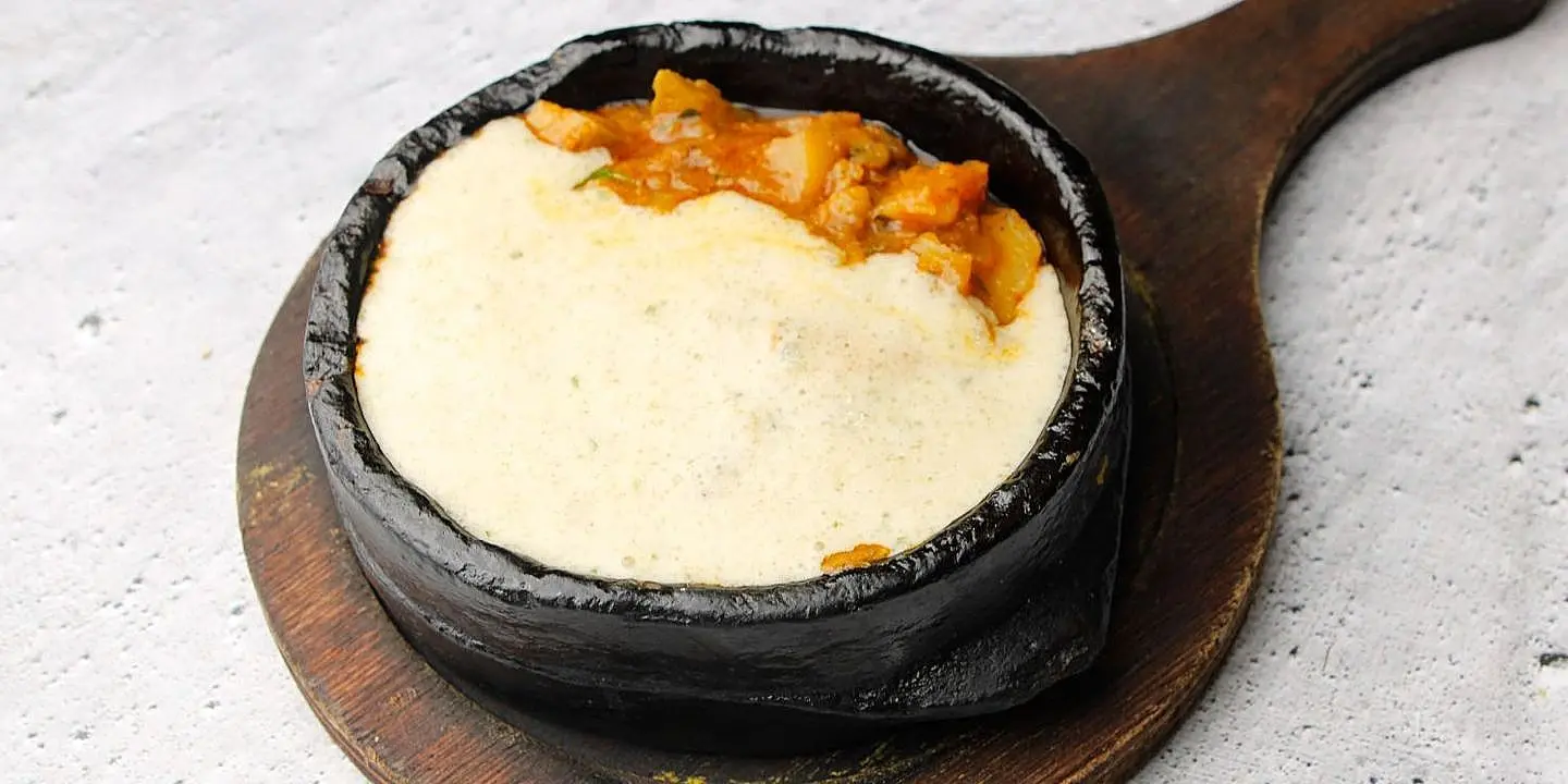 تقاطيع بالجبن المبشور