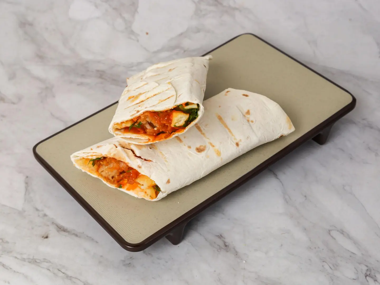 ساندوتش تورتيلا استربس دجاج