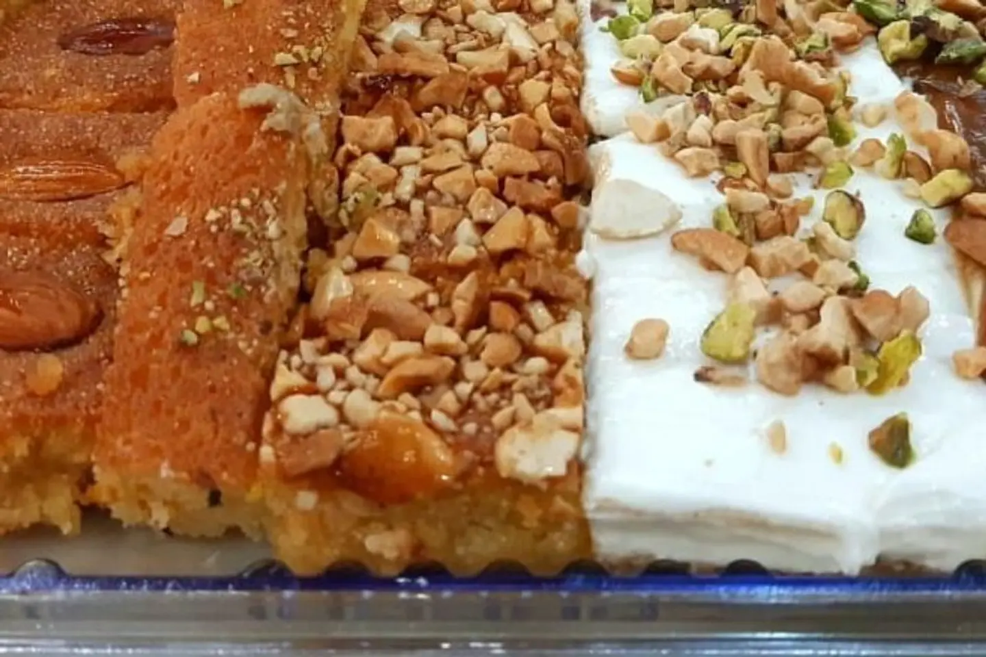 صينية حلا مشكل وسط