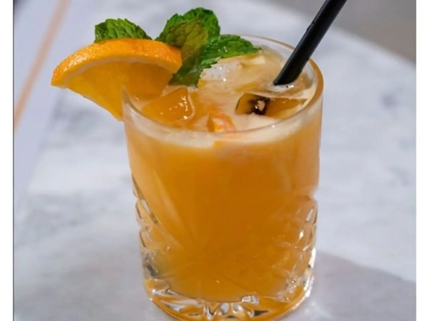 عصير برتقال طازج