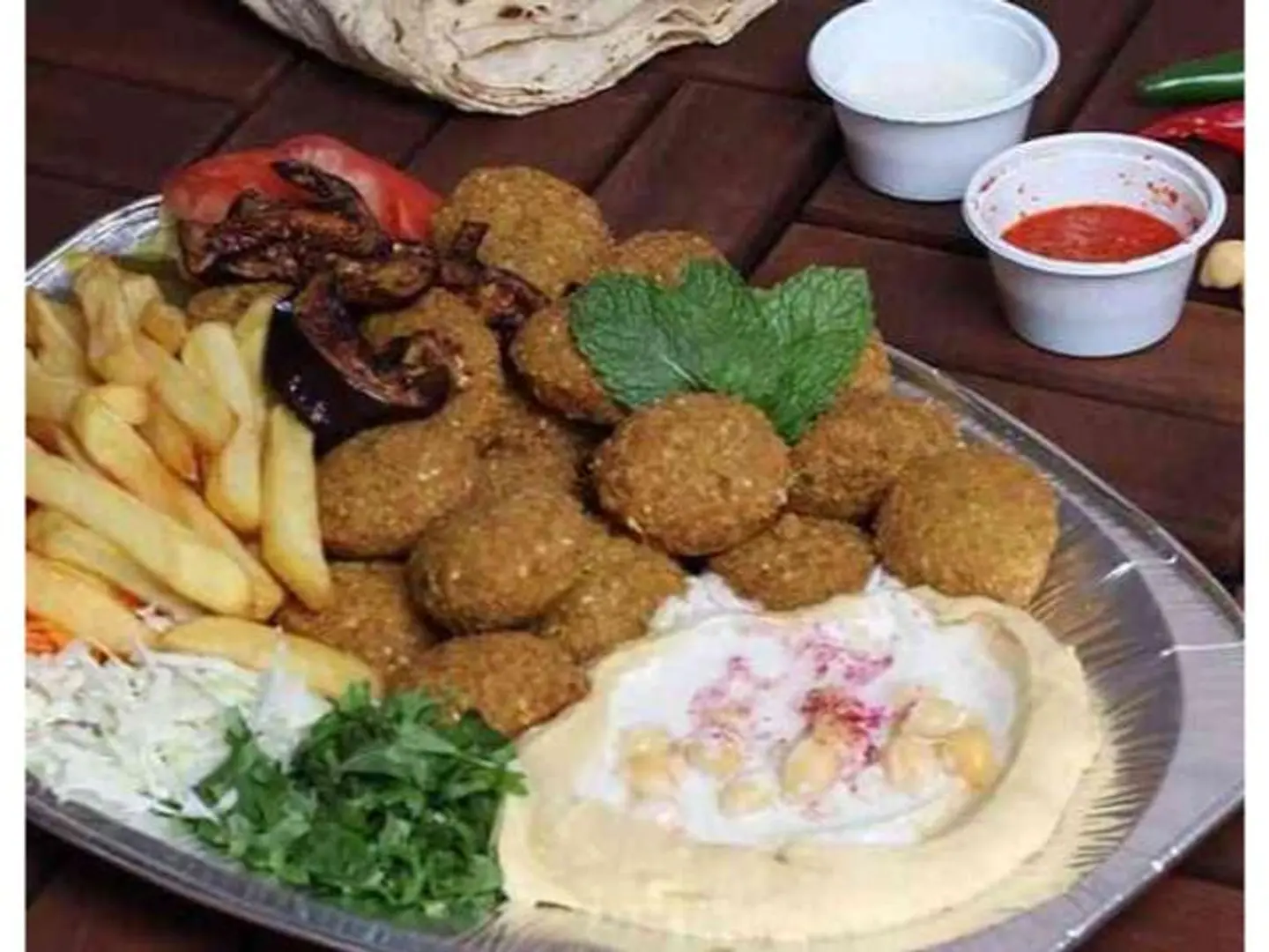 صحن فلافل كبير