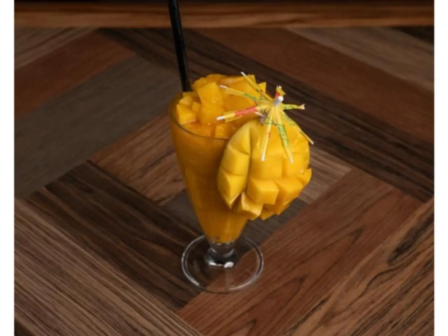 عصير مانجو طازج