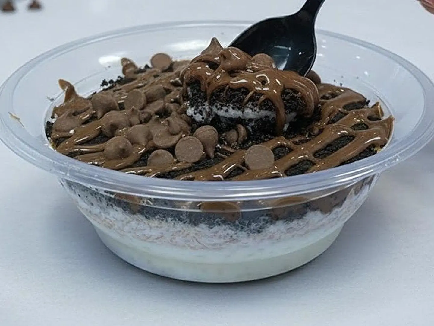 كشري أوريو مع نوتيلا و قطع شيكولاتة