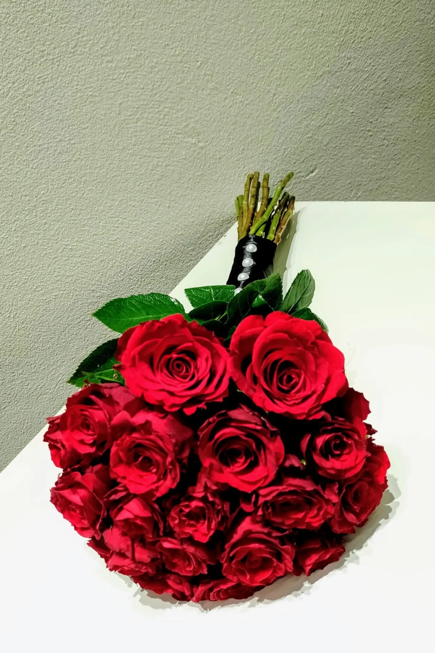 مسكة الورد الأحمر